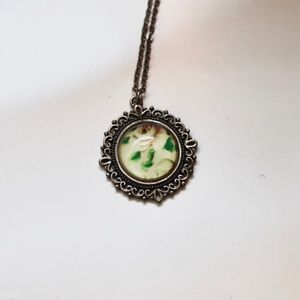 Vintage looking rose necklace